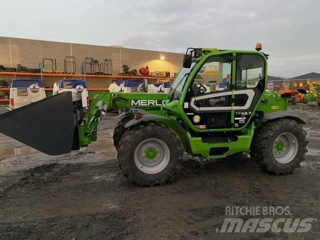 Merlo TF42.7CS 農業用伸縮臂裝載機