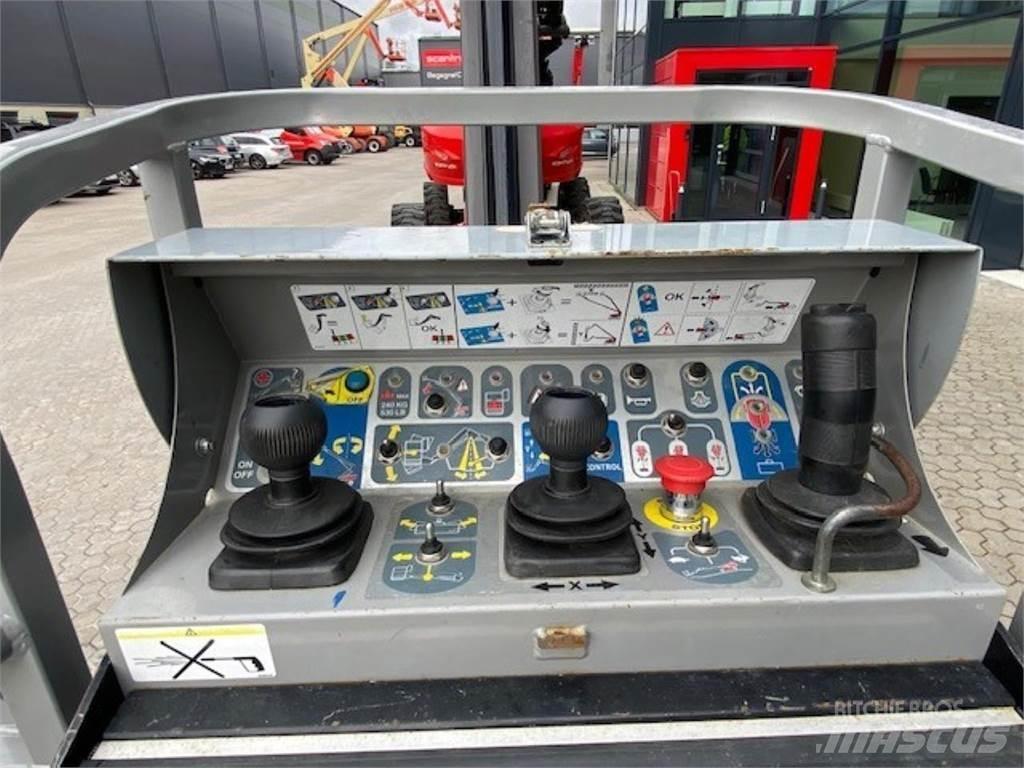 Manitou 280TJ 曲臂高空作業車