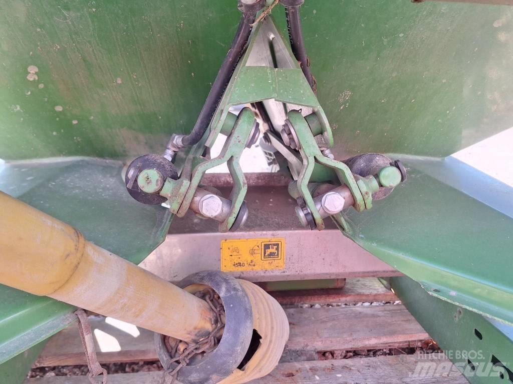 Amazone ZA-X 1402 礦物撒布機