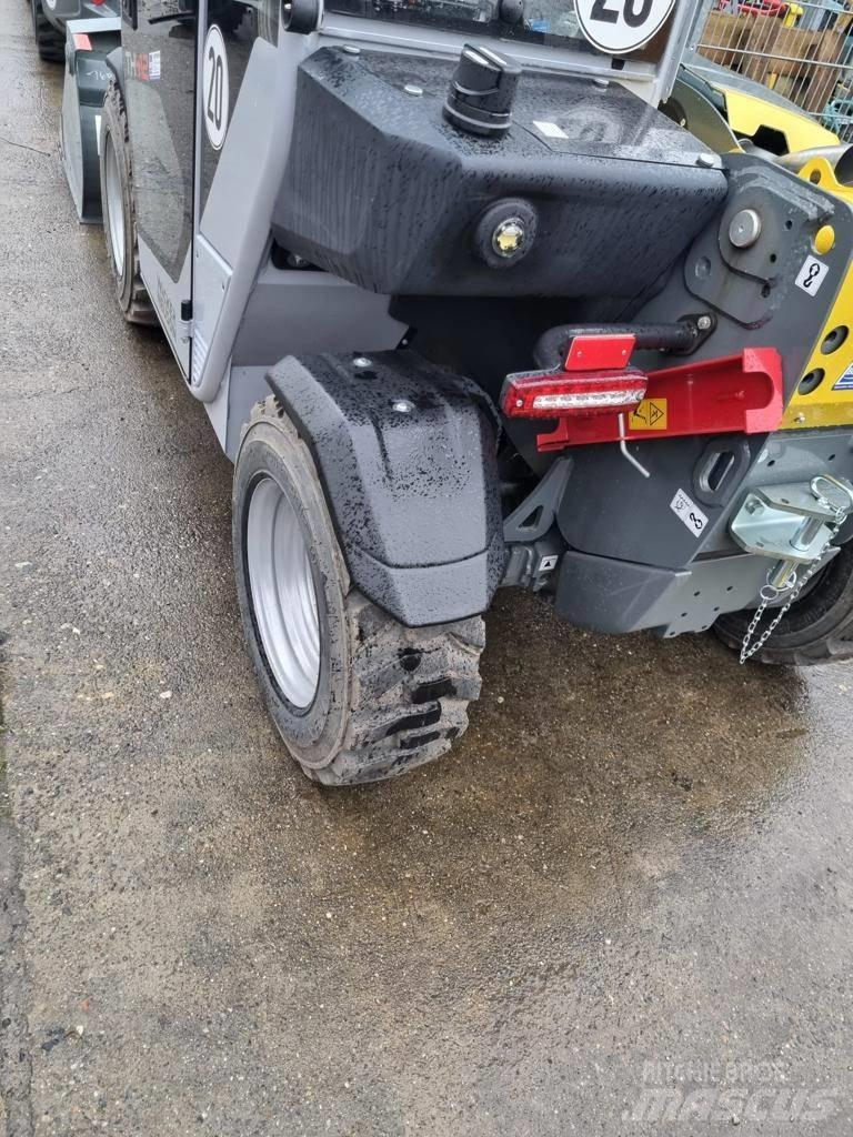 Wacker Neuson TH 412 伸縮臂操作車