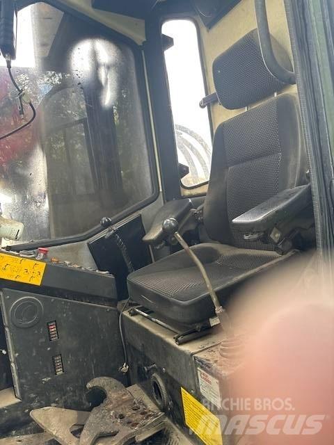 Loglift F118ST9.6 木材起重機