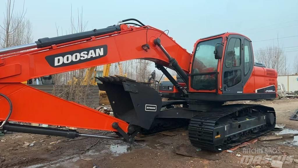 Doosan DX 225 LC 履帶式 挖土機/掘鑿機/挖掘機
