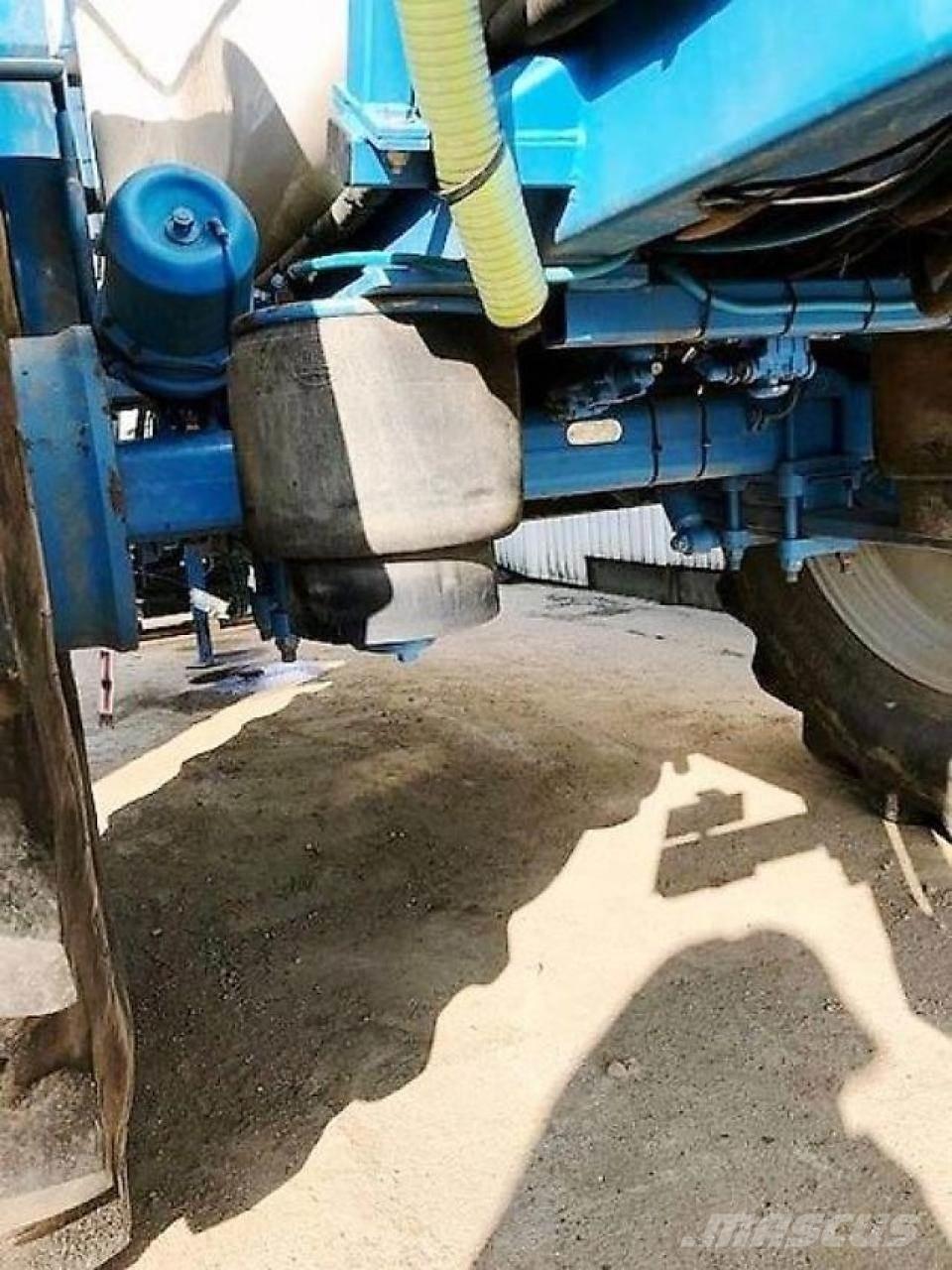 Agrio MAMUT 6036 牽引式噴霧機