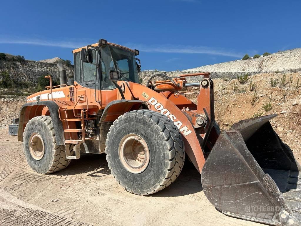 Doosan DL 400 輪胎式裝載機