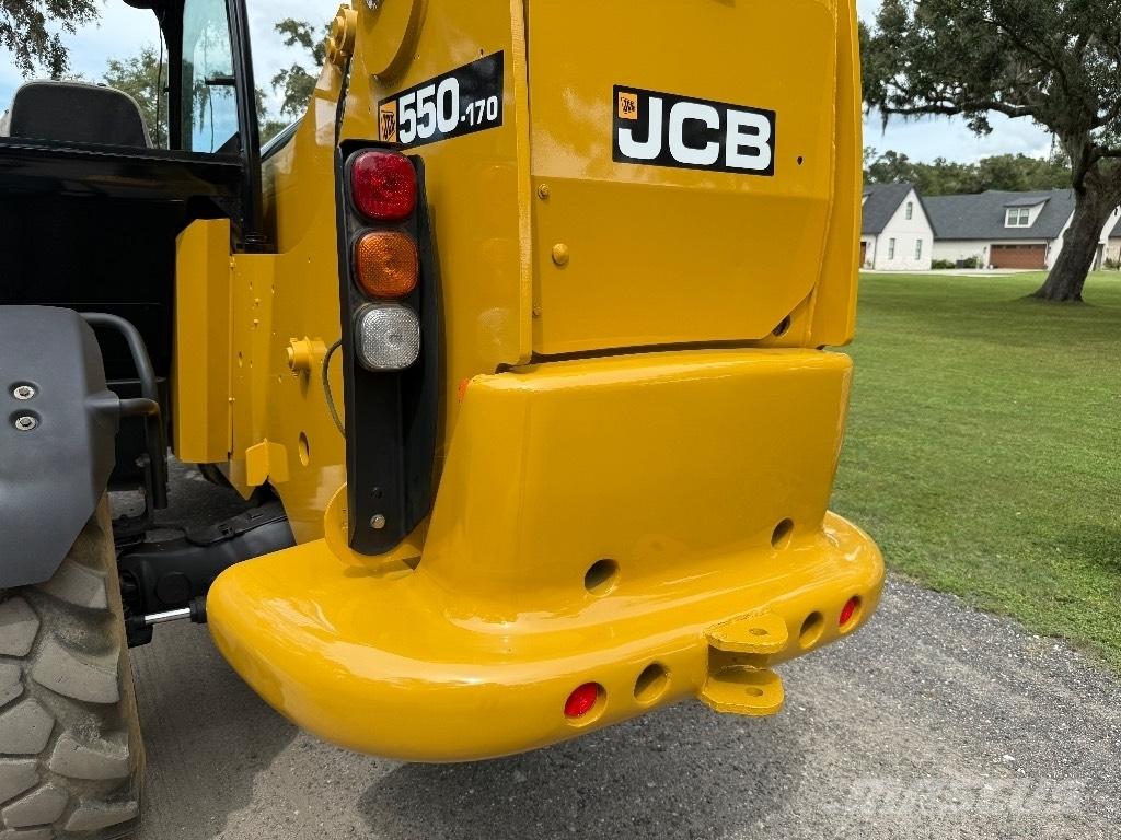 JCB 550-170 伸縮臂操作車