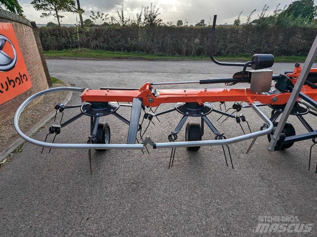 Kubota TE6576 耙與翻草機