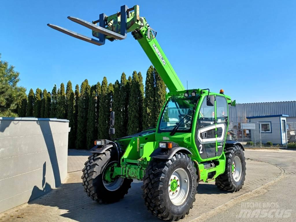 Merlo TF 42.7 伸縮臂操作車