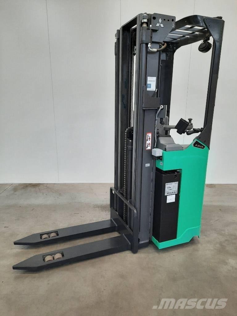 Mitsubishi SBR16N2 自走式堆積機