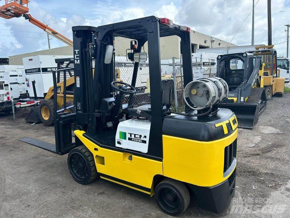 TCM FCG30T7T 貨櫃搬運機