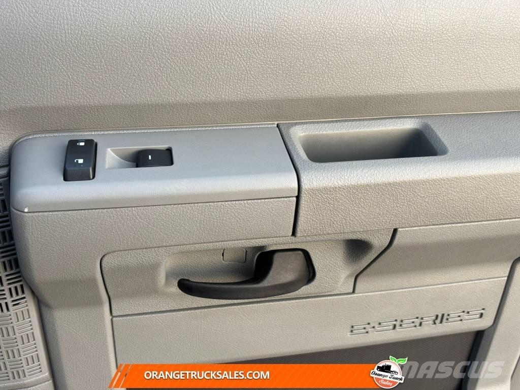 Ford E 350 貨箱式卡車