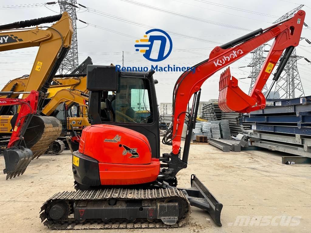 Kubota U 35 小型挖土機/掘鑿機<7t(小型挖掘機)