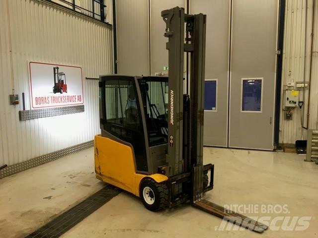 Jungheinrich EFG 220 電動堆高機