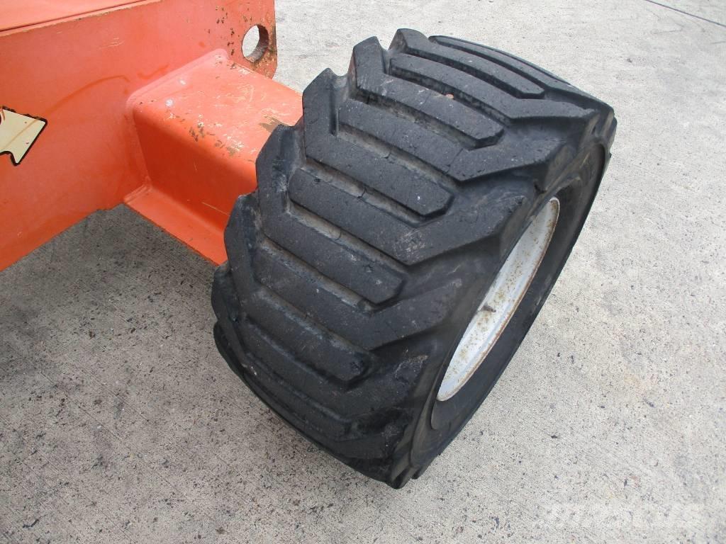 JLG 510 AJ (271) 緊湊型自走式伸縮臂式升降機