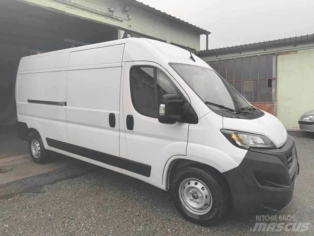 Fiat Ducato 廂式貨物運輸車