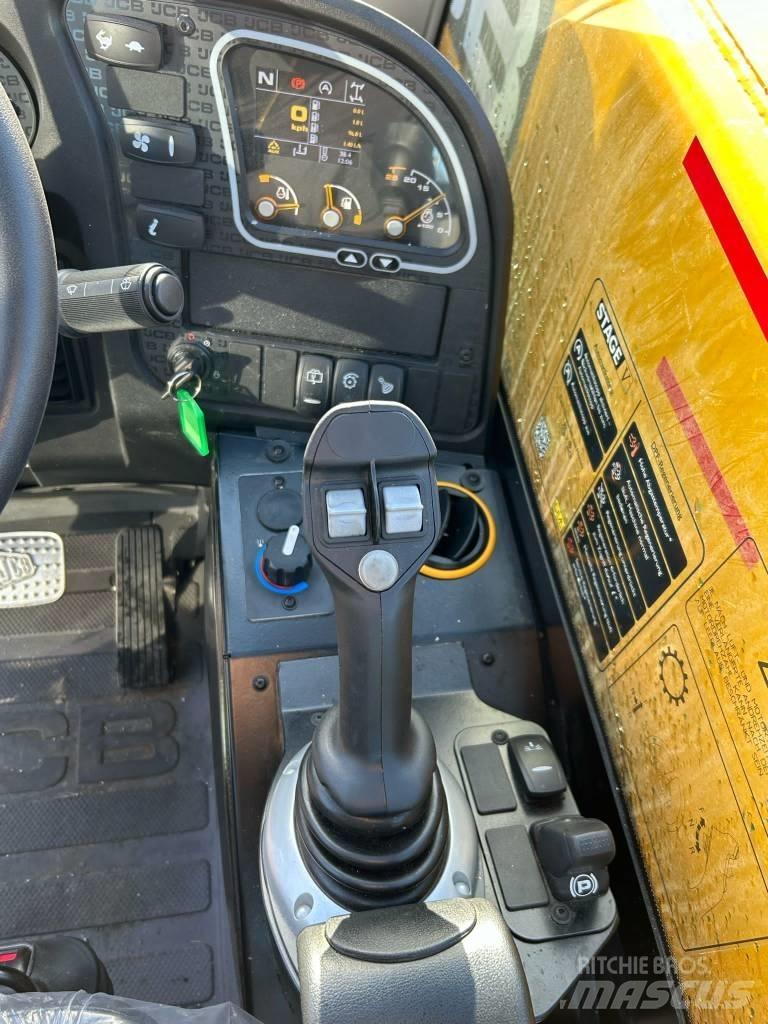 JCB 525-60 伸縮臂操作車