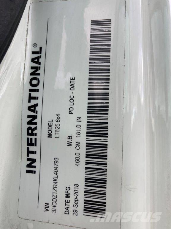 International LT 曳引機組件