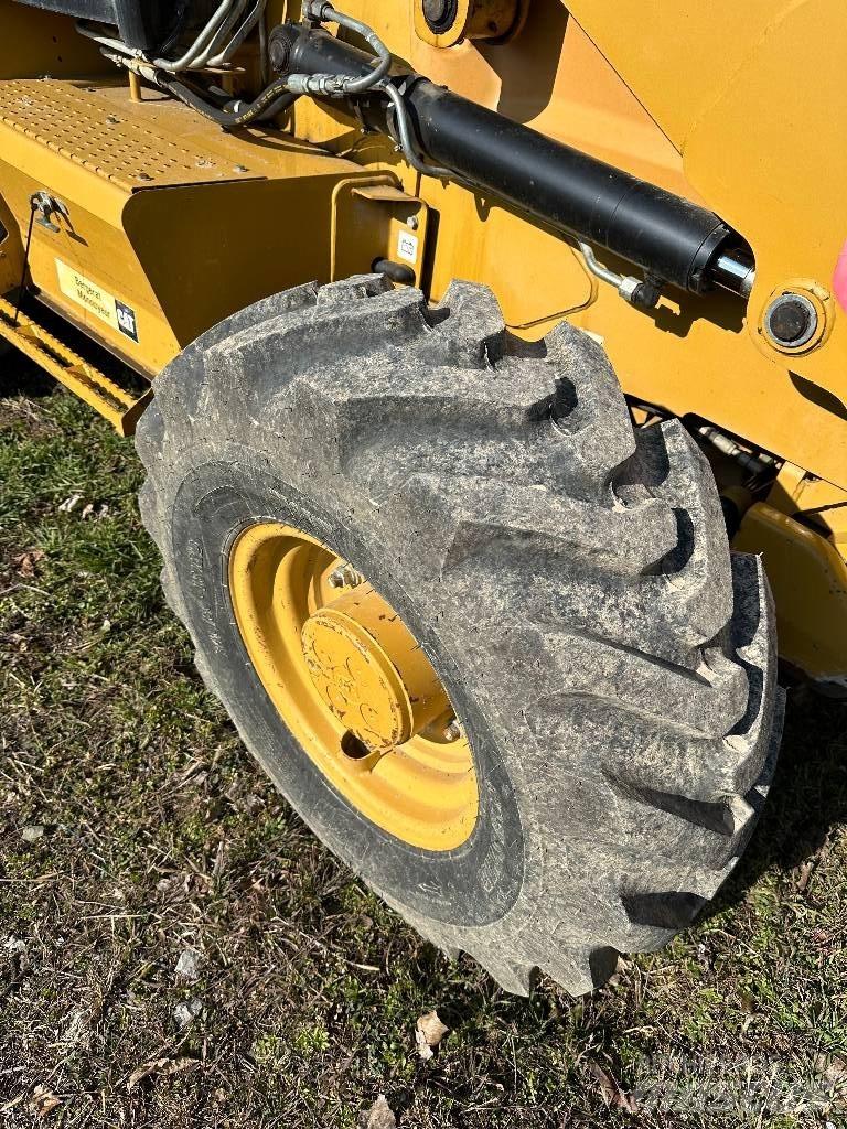 CAT 442E 反鏟裝載機