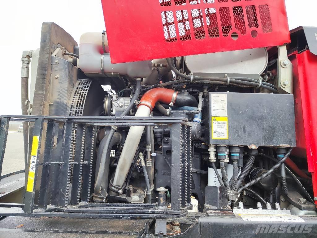 Komatsu 911.5 收穫機