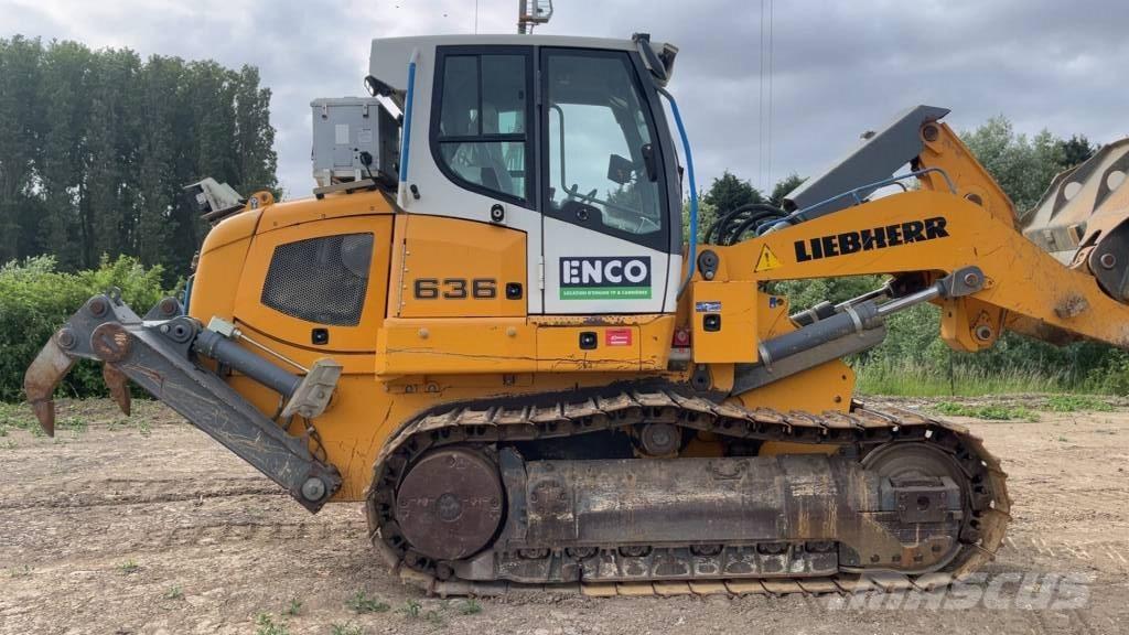 Liebherr LR 636 推土機