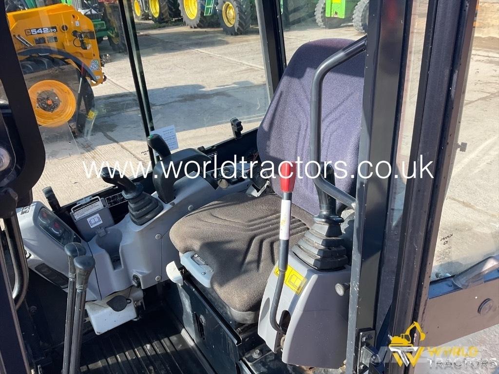 Kubota U 27-4 小型挖土機/掘鑿機<7t(小型挖掘機)
