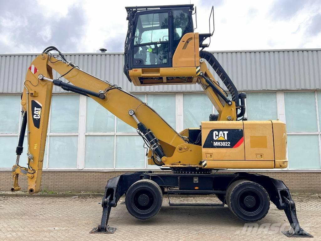 CAT MH3022  2015   CE 廢棄物/工業用操作車