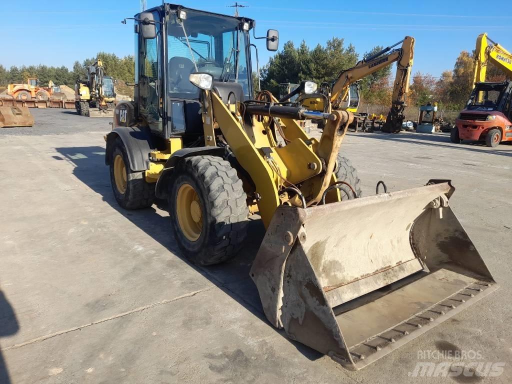 CAT 908 H 2 輪胎式裝載機
