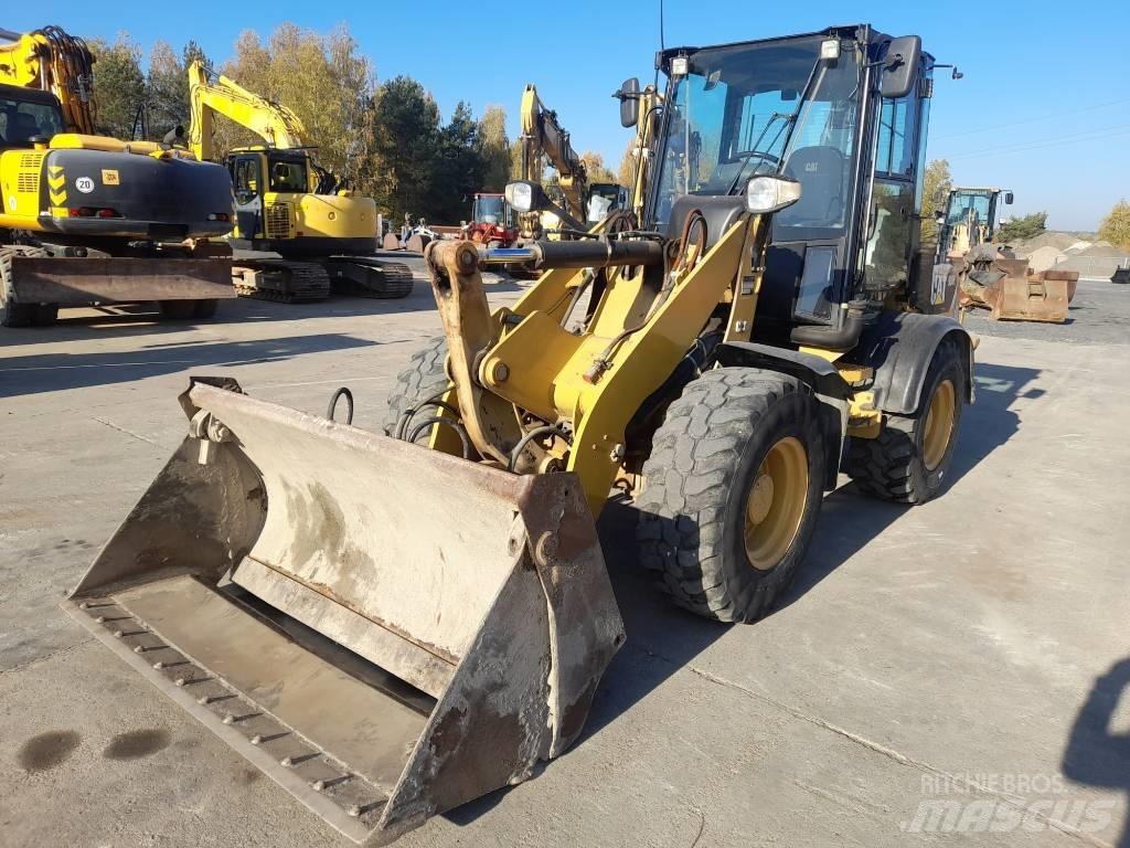 CAT 908 H 2 輪胎式裝載機