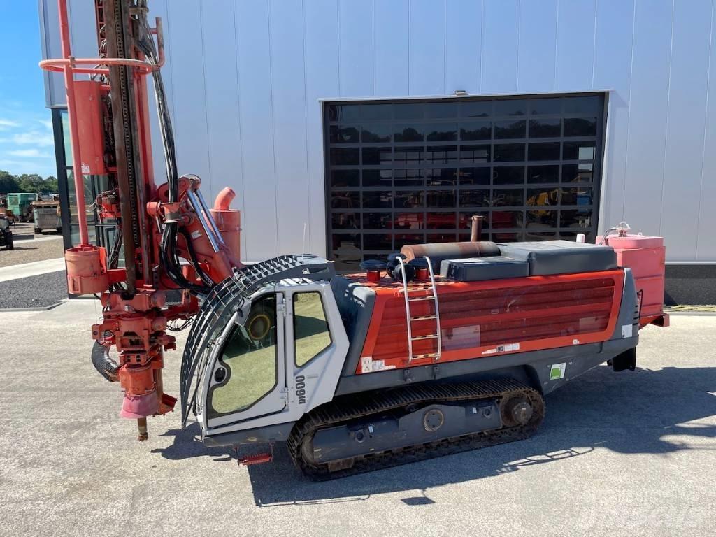 Sandvik DI 600 鑽孔機