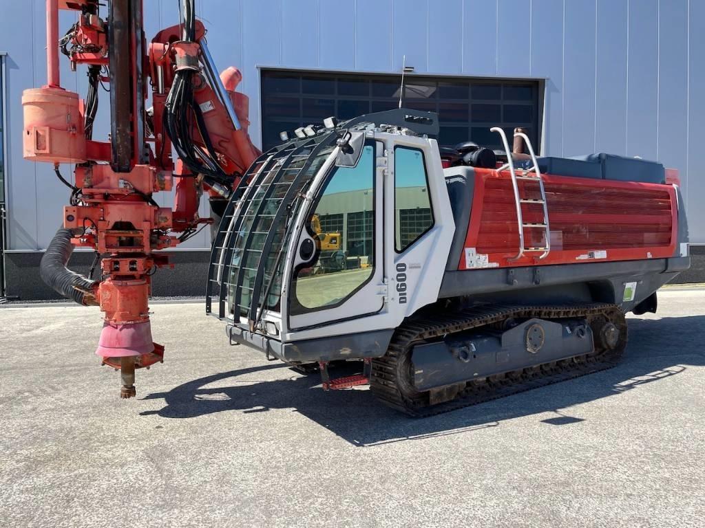 Sandvik DI 600 鑽孔機