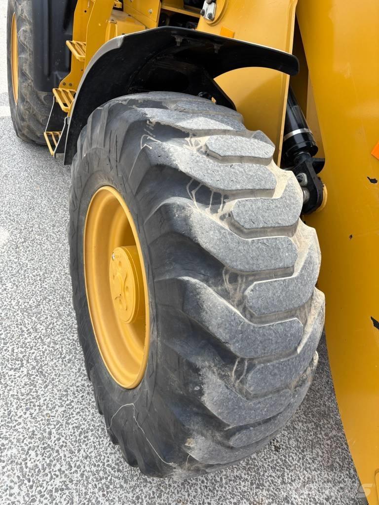 CAT 918 M 輪胎式裝載機