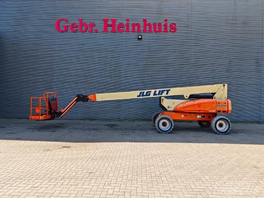 JLG E600 JP 曲臂高空作業車