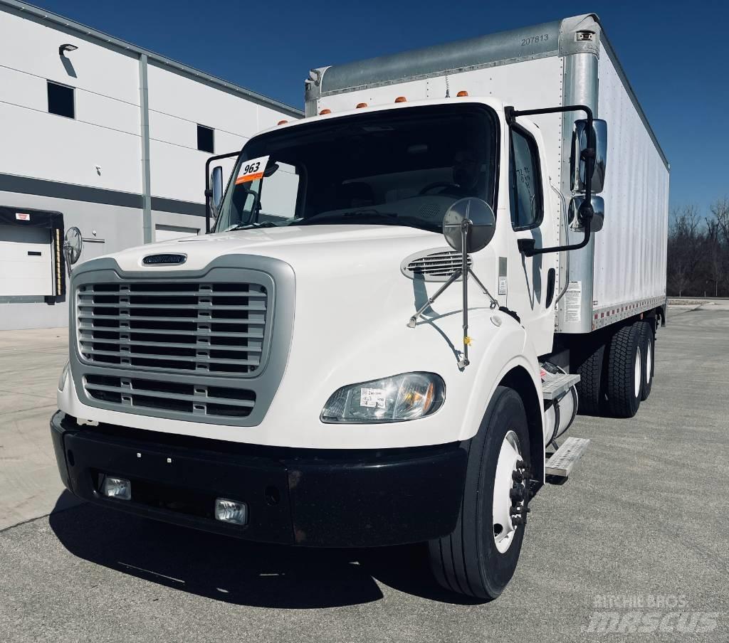 Freightliner M 106 貨箱式卡車