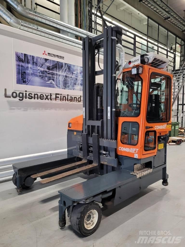 Combilift C 4000 四向前伸式堆高機(叉車)