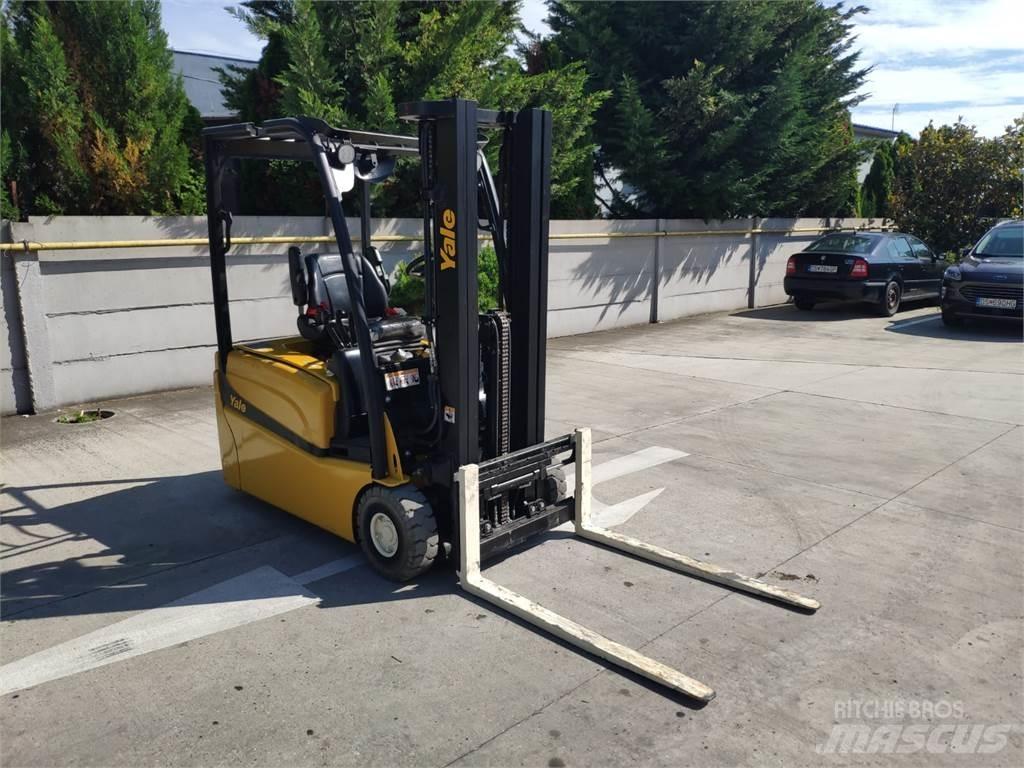 Yale ERP16 VT 電動堆高機