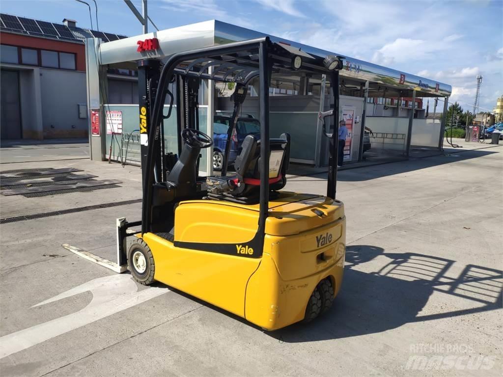 Yale ERP16 VT 電動堆高機