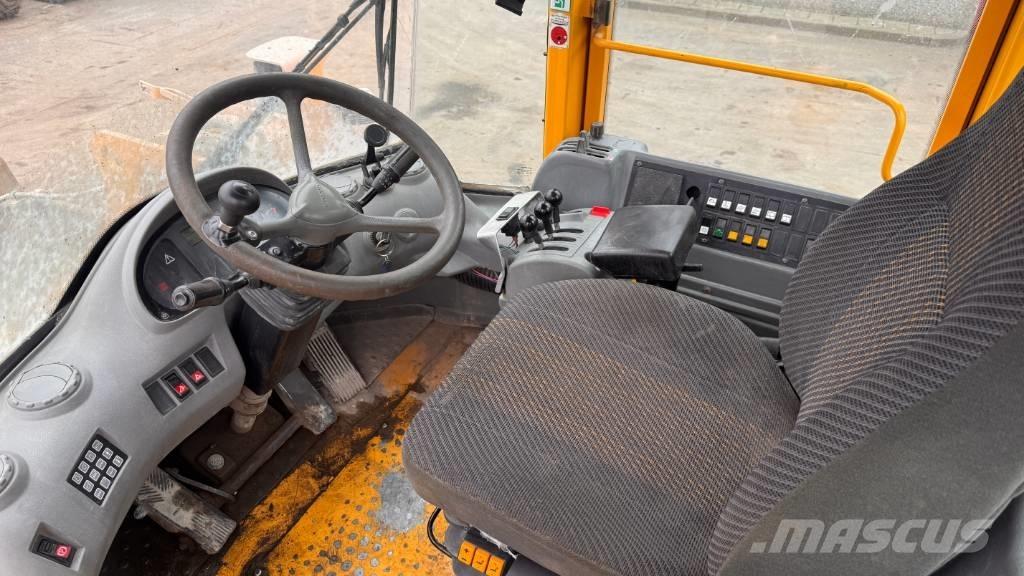 Volvo L 120 E 輪胎式裝載機