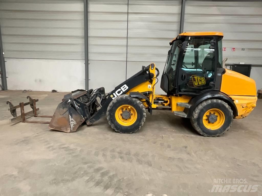 JCB 409 輪胎式裝載機