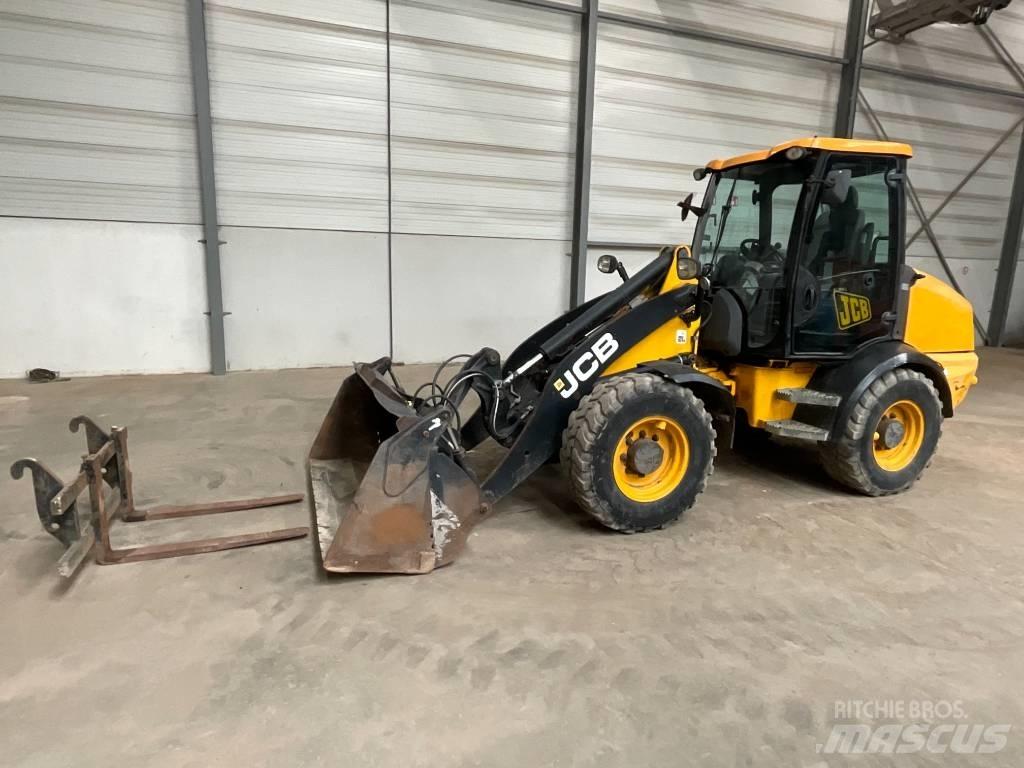 JCB 409 輪胎式裝載機