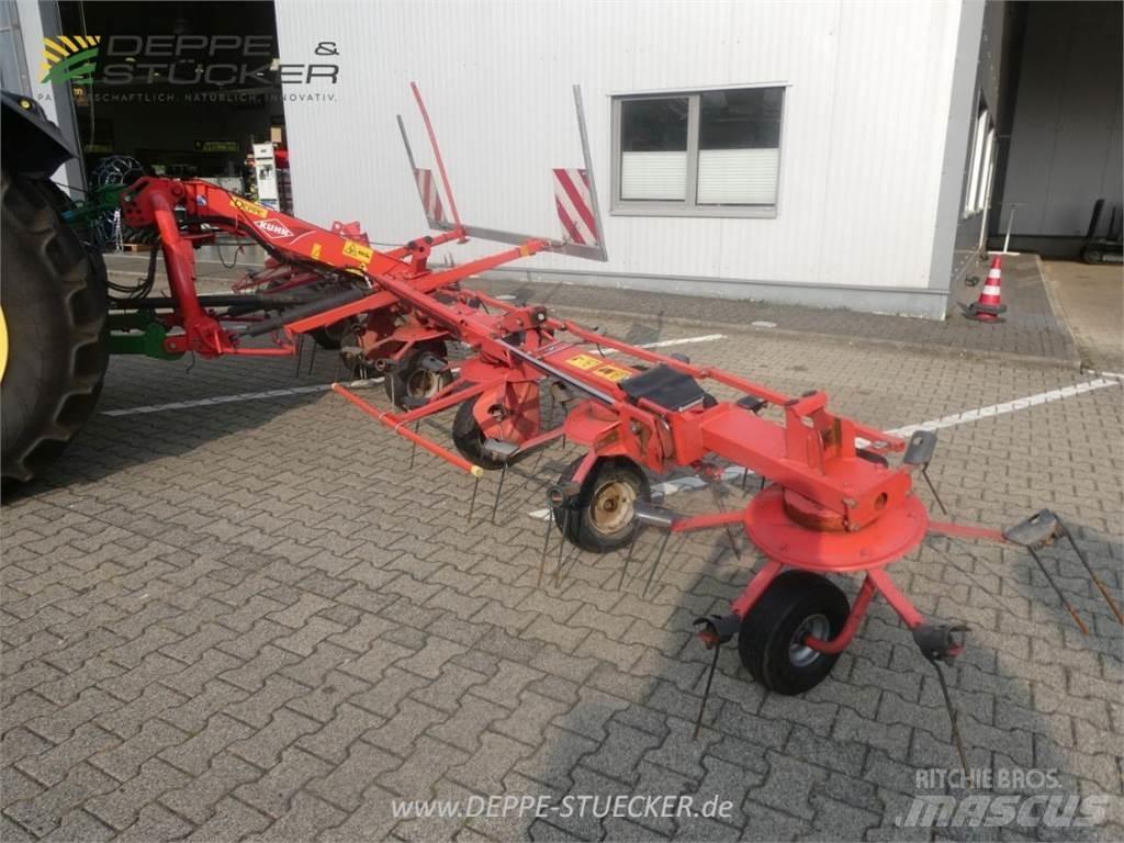 Kuhn GF 8702 耙與翻草機