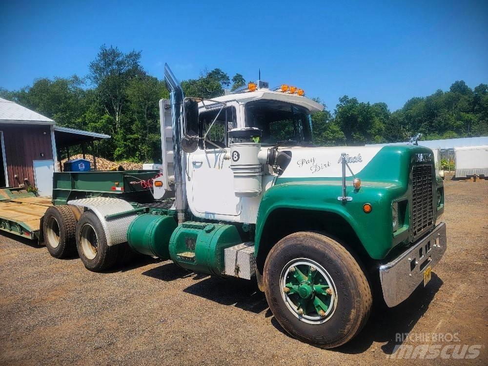 Mack R 688 ST 曳引機組件