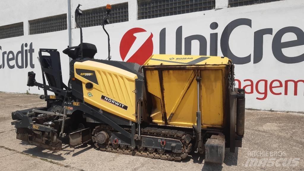 Bomag BF 200 C-2 瀝青攤舖機/鋪路機