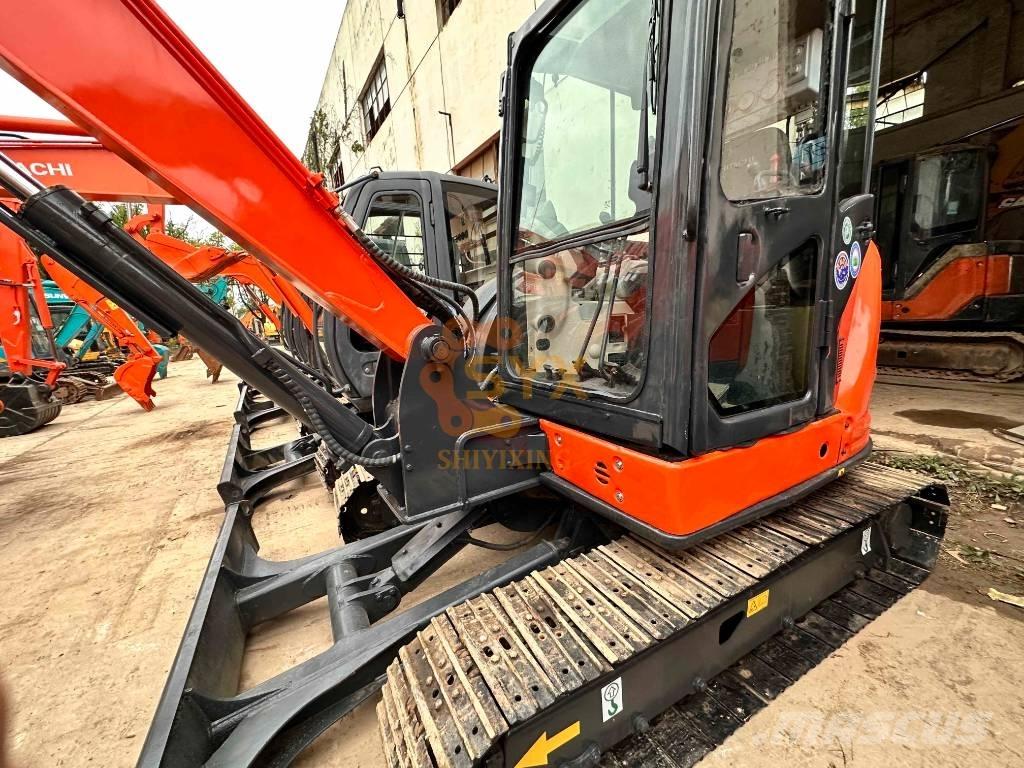 Hitachi ZX 68USR-5A 小型挖土機/掘鑿機<7t(小型挖掘機)