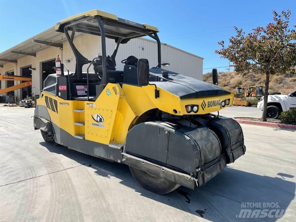 Bomag BW28RH 膠輪滾壓機