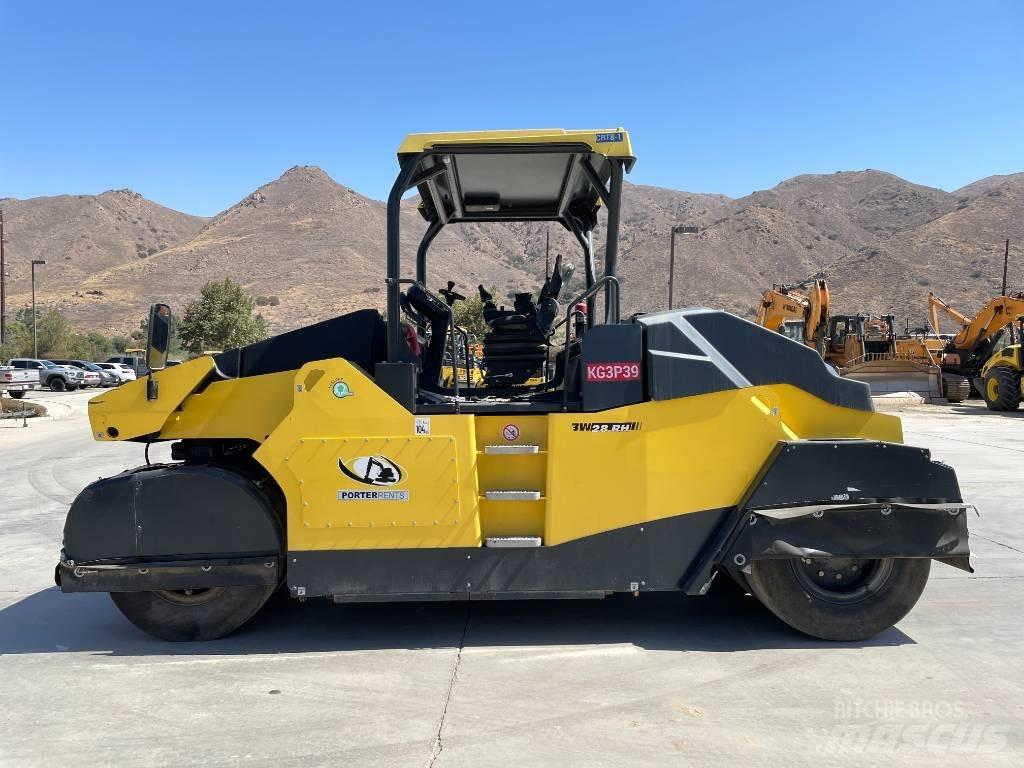 Bomag BW28RH 膠輪滾壓機