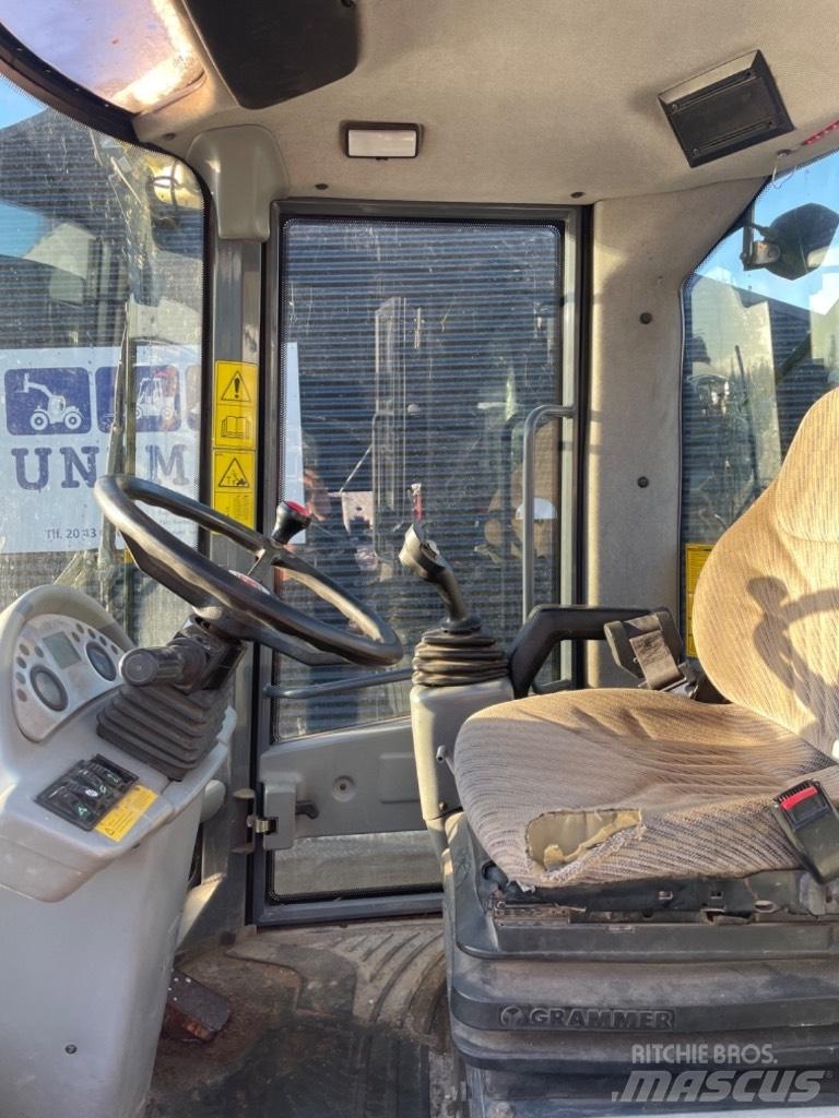 Terex TL 120 輪胎式裝載機