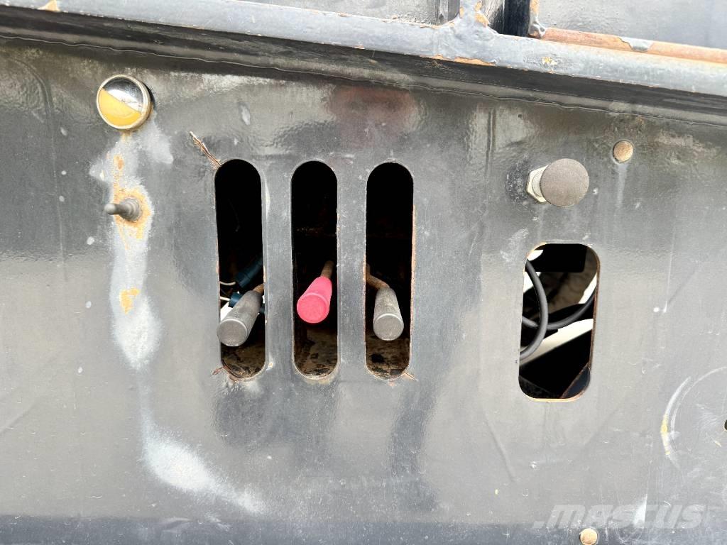 Landoll 440B 平板式/側卸式拖車