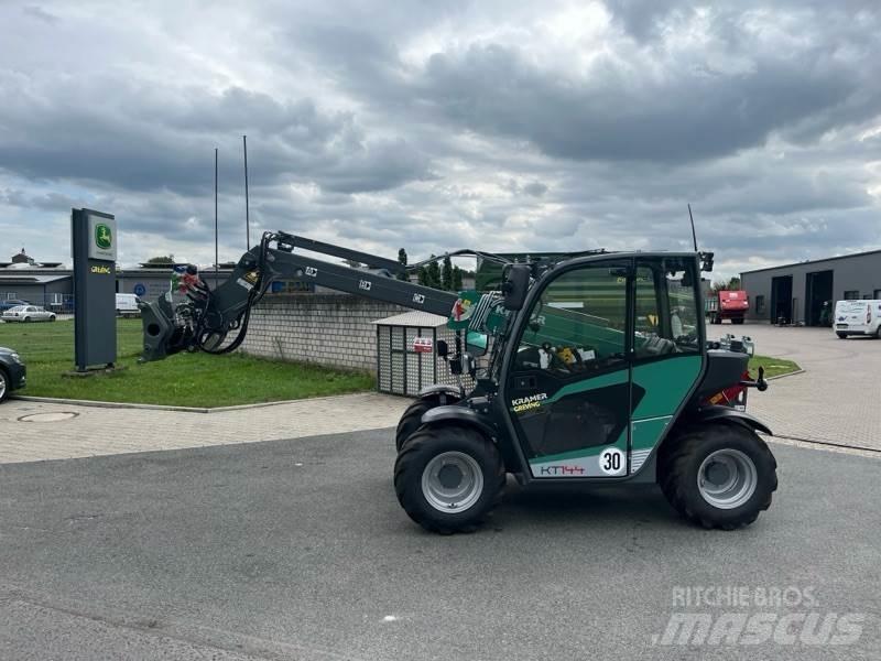 Kramer KT144 伸縮臂操作車