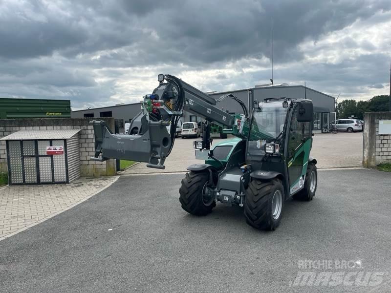 Kramer KT144 伸縮臂操作車
