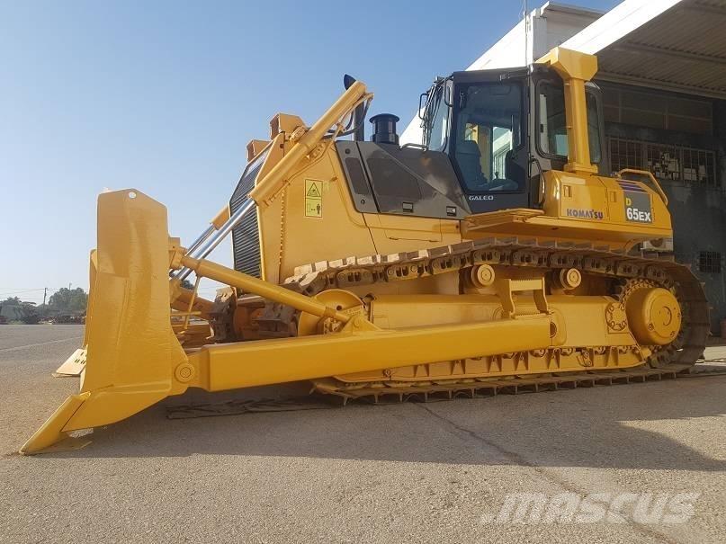 Komatsu D65EX-15 履帶推土機