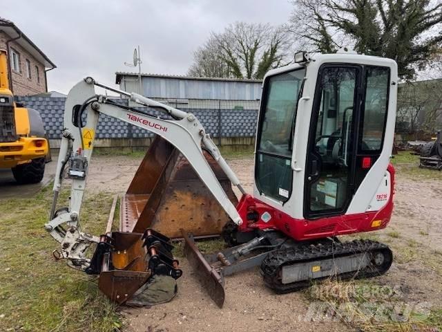 Takeuchi TB 216 V4 小型挖土機/掘鑿機<7t(小型挖掘機)